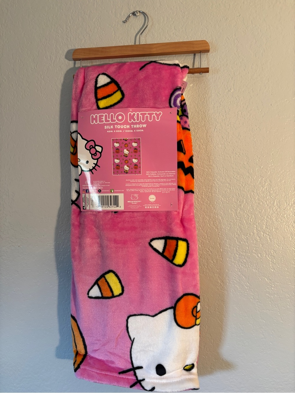 Hello Kitty Throw Blanket